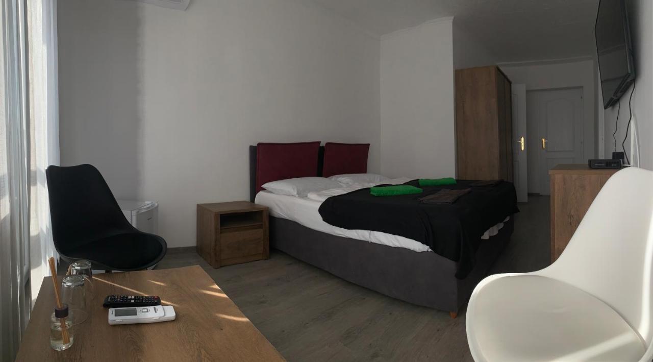 Thomas Panzio Bed & Breakfast Balatonfured Ngoại thất bức ảnh